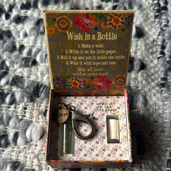 🆕 Floral Wish in a Bottle key chain from Natural Life. Brand new!💥💥 - Picture 2 of 3
